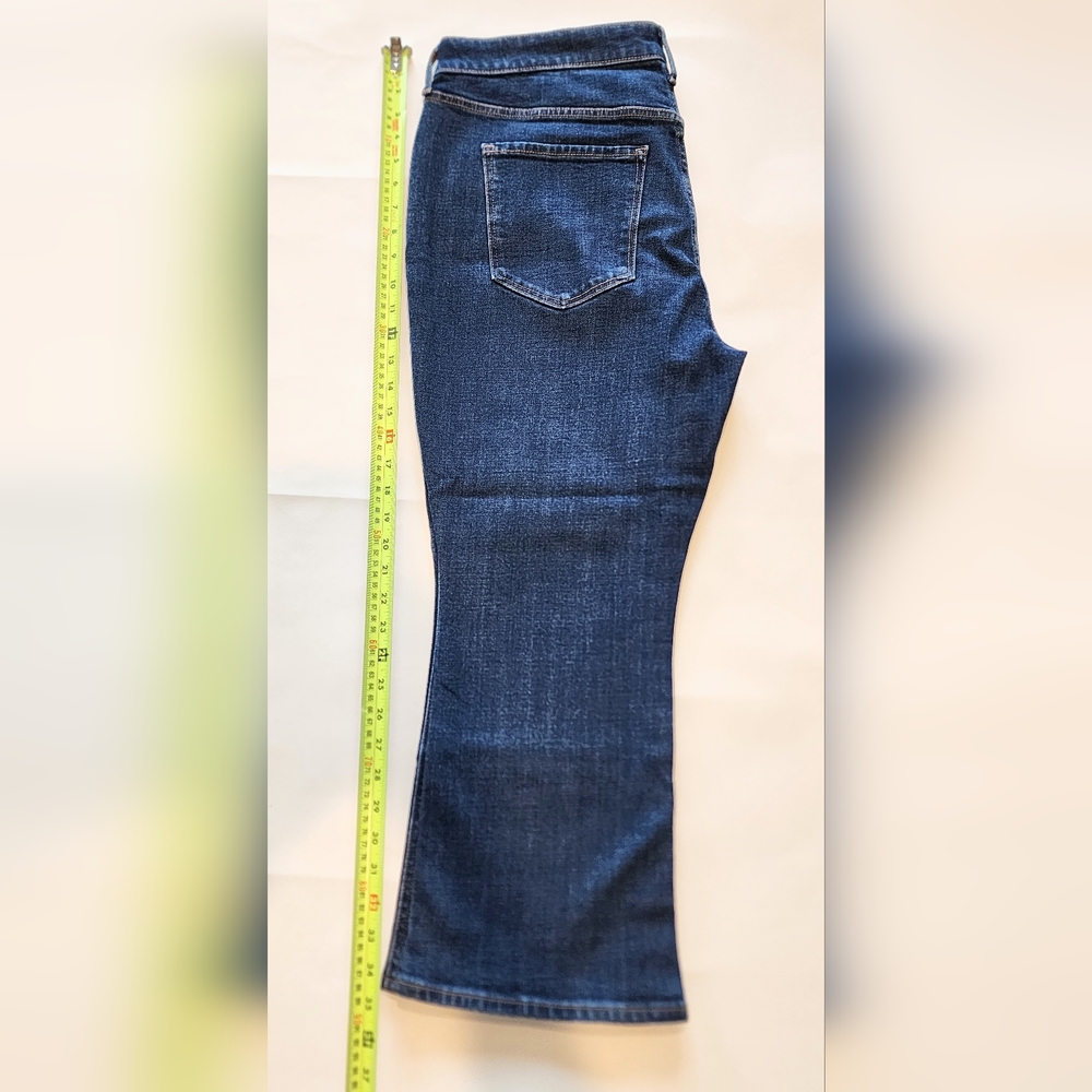 Old Navy Women's High Rise Vintage Flare Blue Jeans Size 14 - Picture 2 of 4